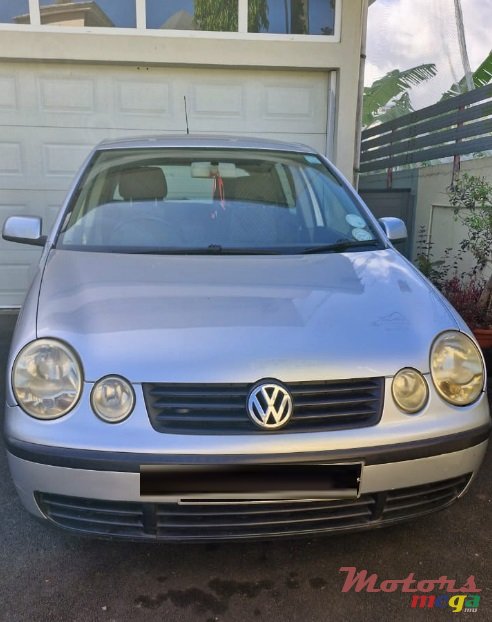 2002' Volkswagen Polo photo #1