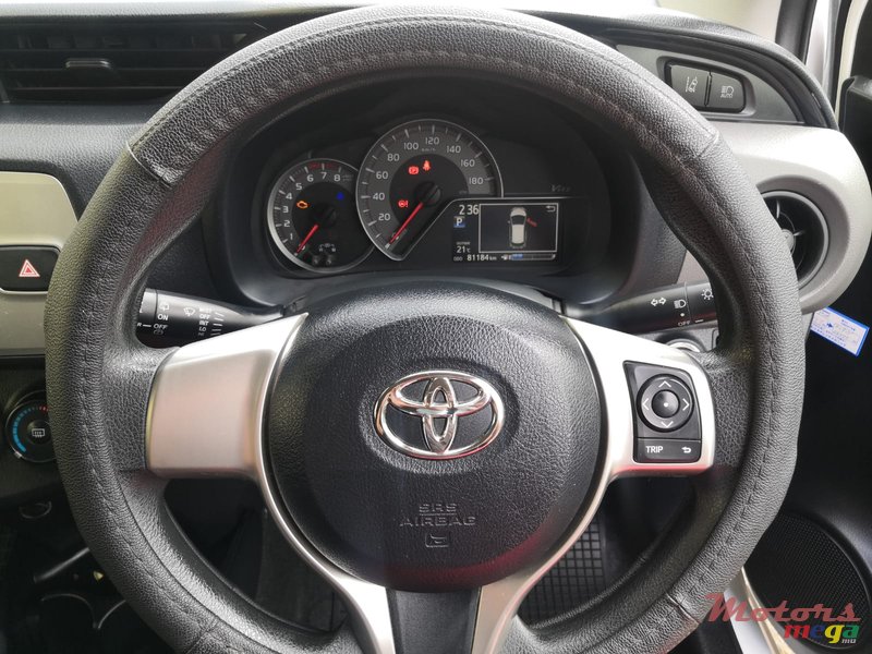 2016' Toyota Vitz 1300cc photo #2