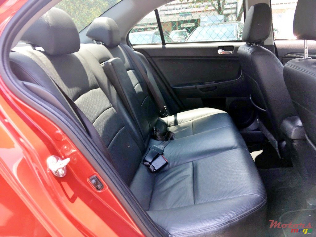 2016' Mitsubishi Lancer EX photo #3