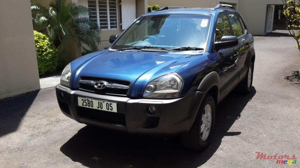 2005' Hyundai Tucson 4x4 photo #3