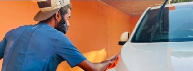 Juliano, 22 ans, SDF : Il lave des voitures pour gagner sa vie