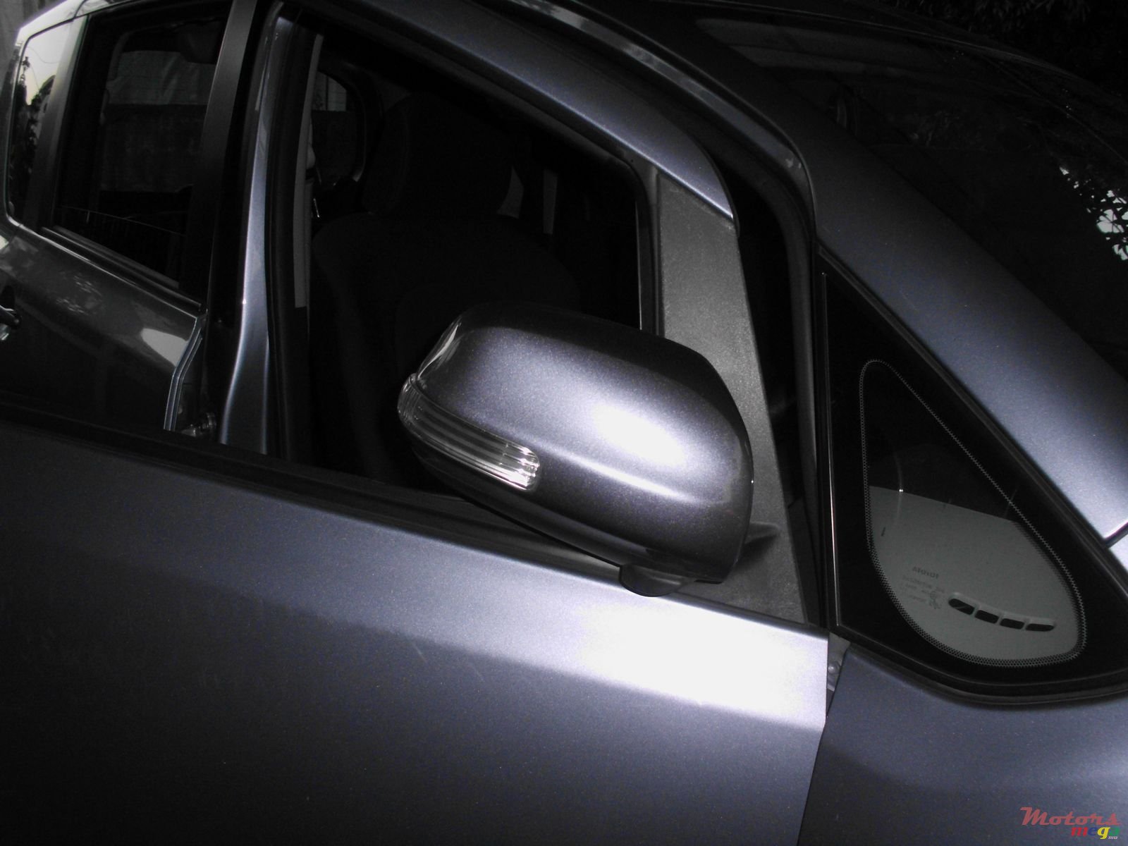 2009' Toyota ORIGINAL condition photo #2