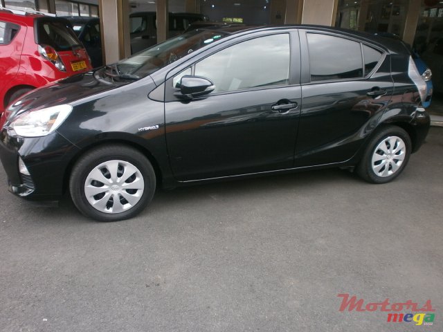 2013' Toyota Prius c AQUA JAPAN photo #1