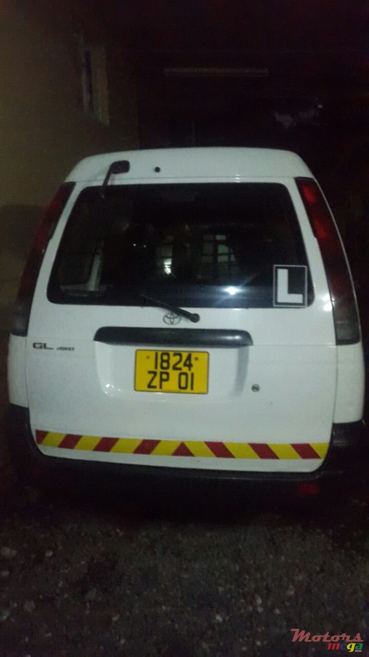 2001' Toyota Town Ace photo #1