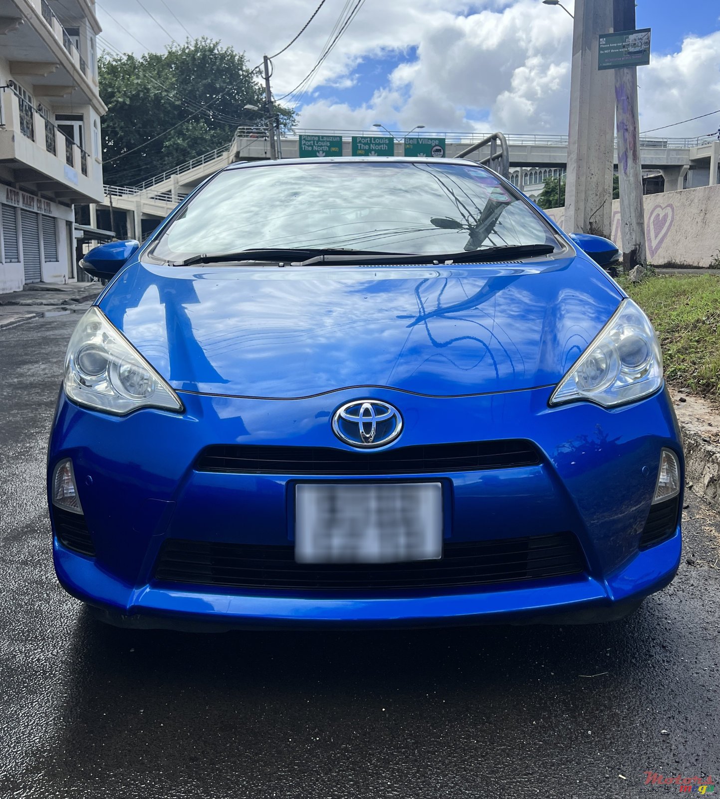 2013' Toyota Aqua photo #1