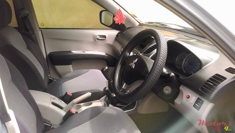 2009' Mitsubishi Sportero 4x4 photo #3