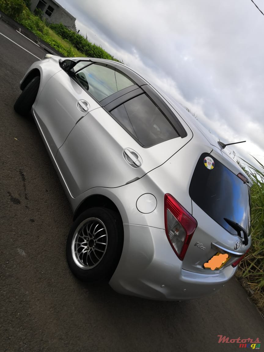 2012' Toyota Vitz 1320cc photo #2