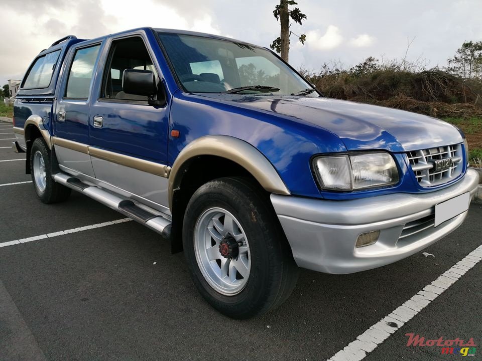 1999' Isuzu Double Cab 4x4 photo #2