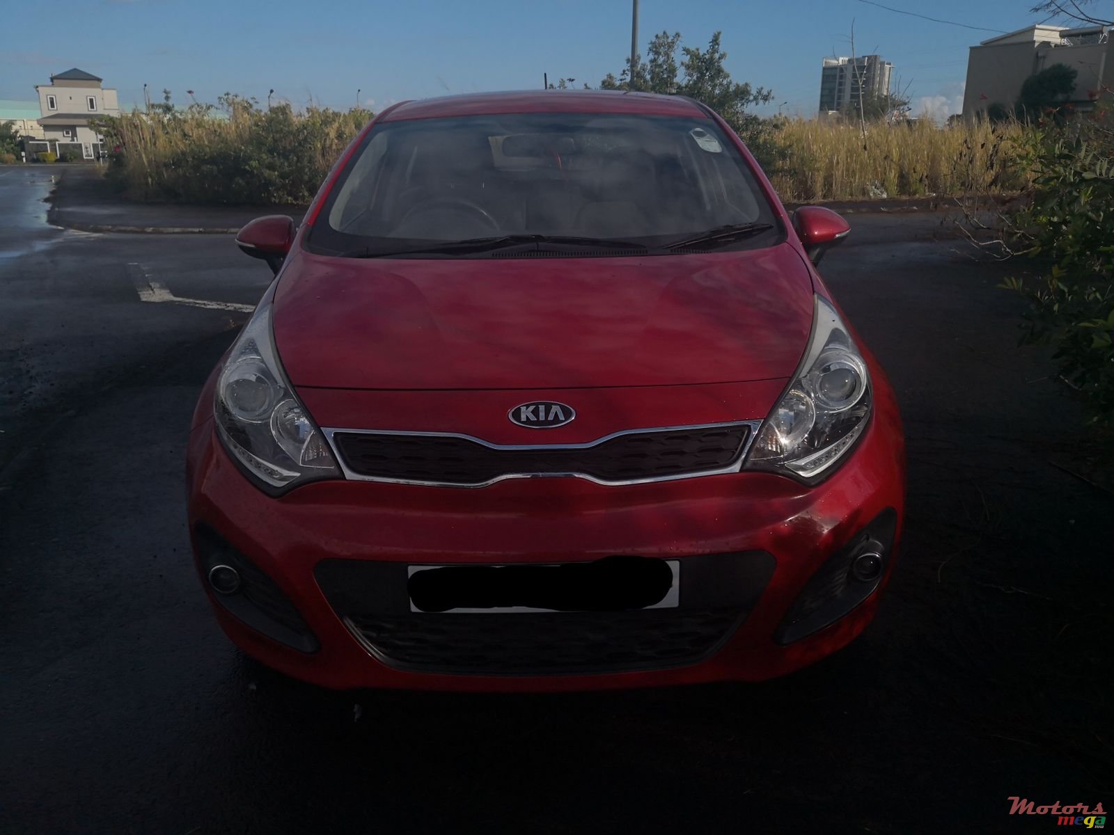 2013' Kia Rio hatchback photo #1