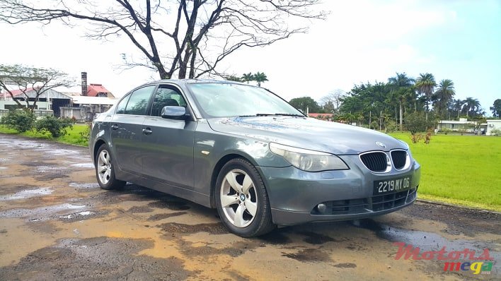 2006' BMW 5 Series 520d photo #1