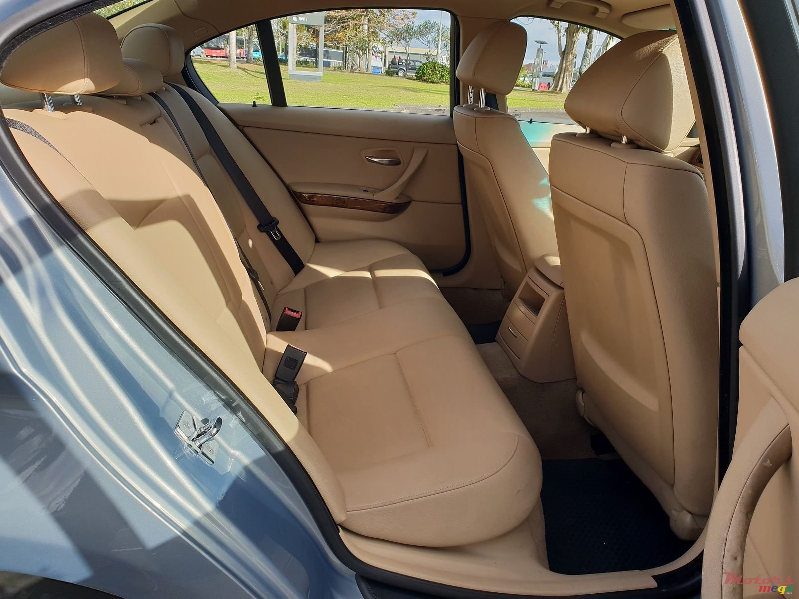 2008' BMW 320 photo #6