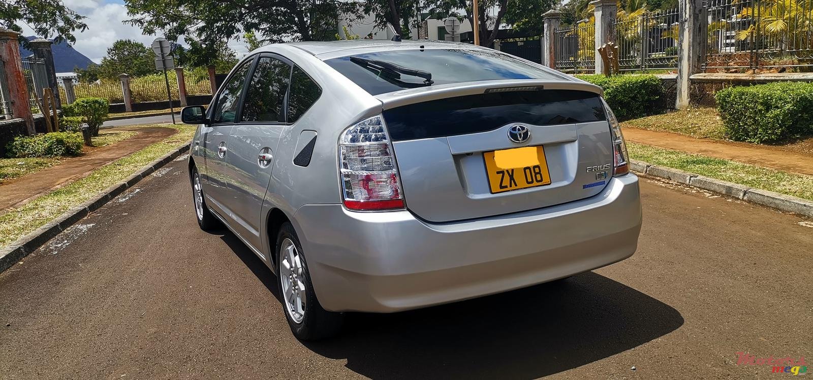 2008' Toyota Prius photo #4