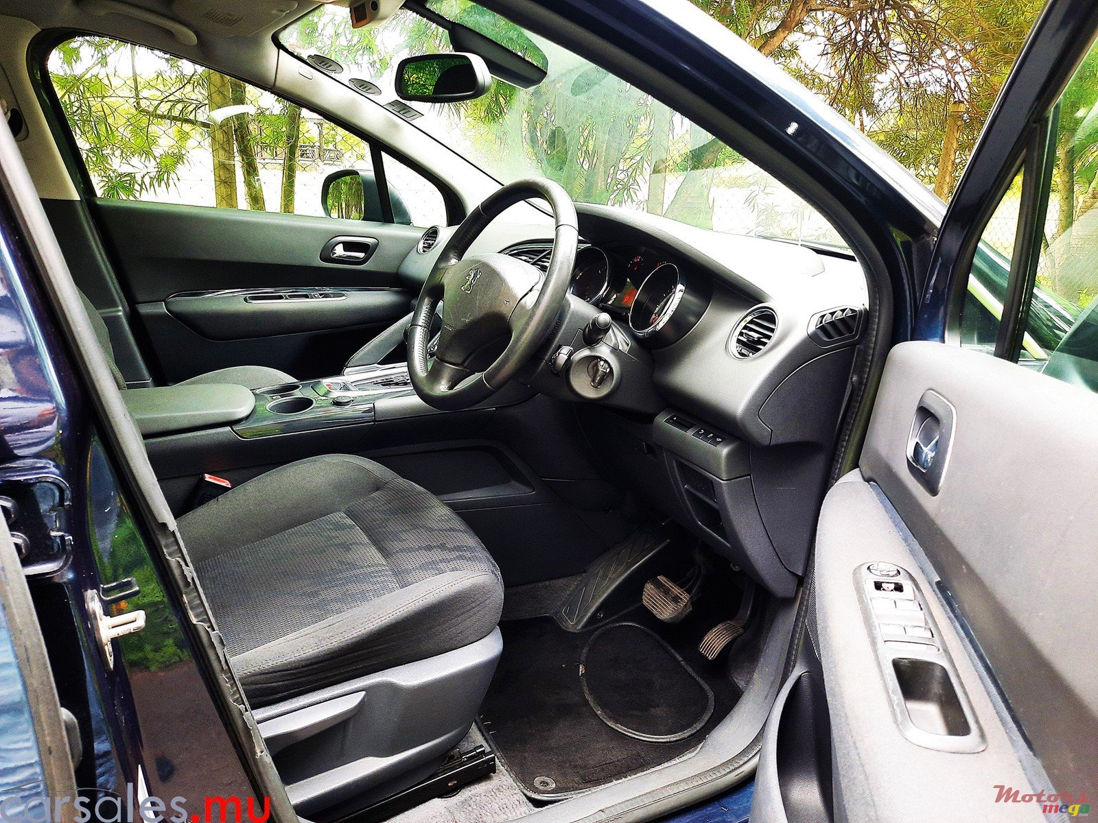 2014' Peugeot 3008 1.6 photo #6