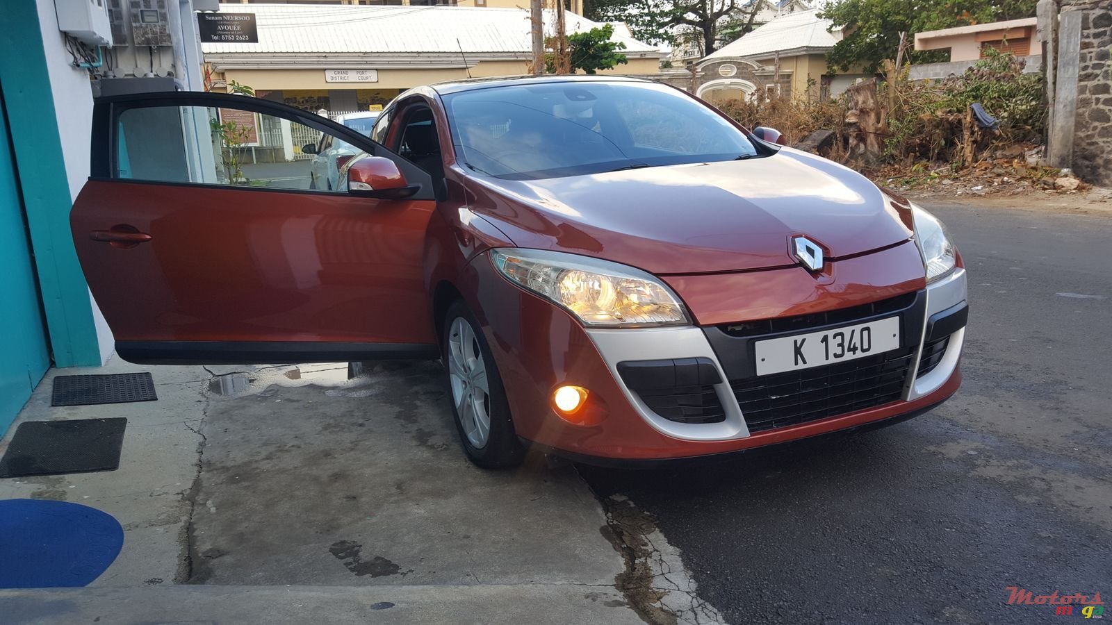 2010' Renault Megane photo #1