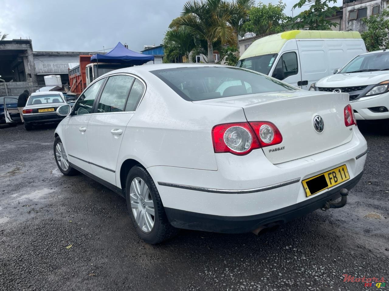 2011' Volkswagen Passat photo #1