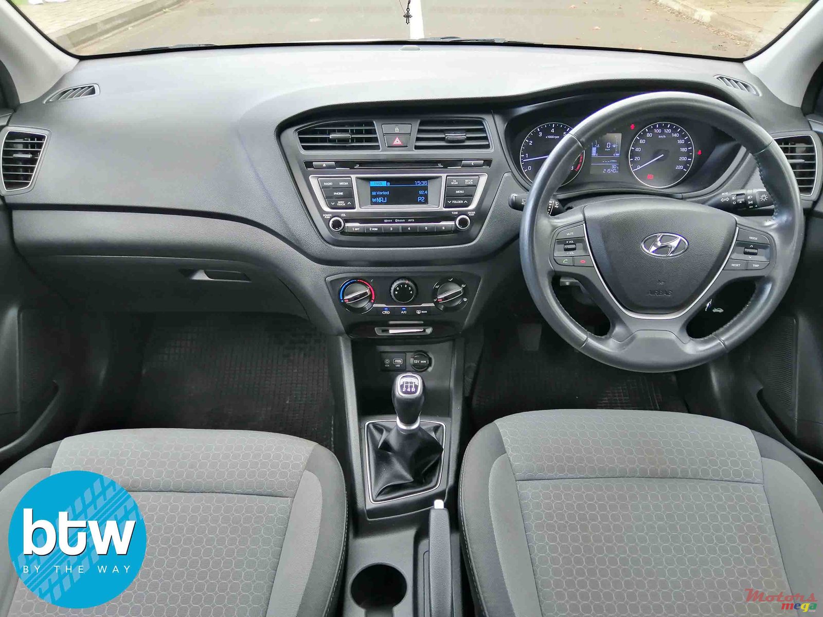 2017' Hyundai i20 photo #6