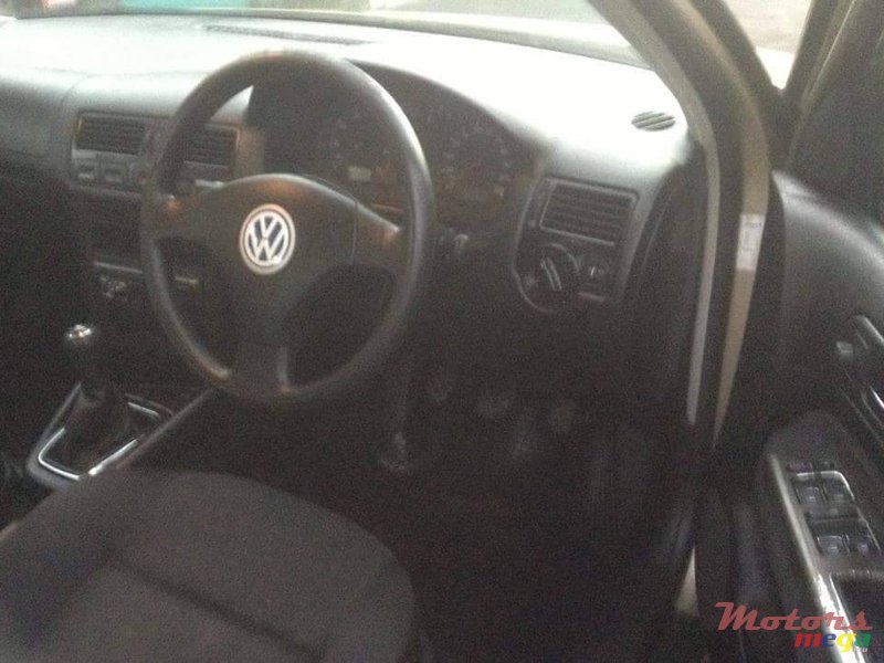 2003' Volkswagen Bora photo #4