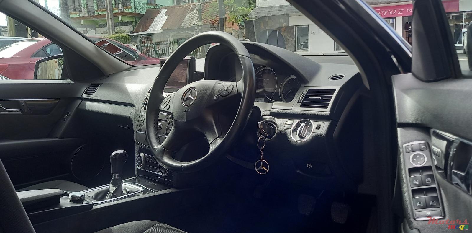 2010' Mercedes-Benz C180 photo #5