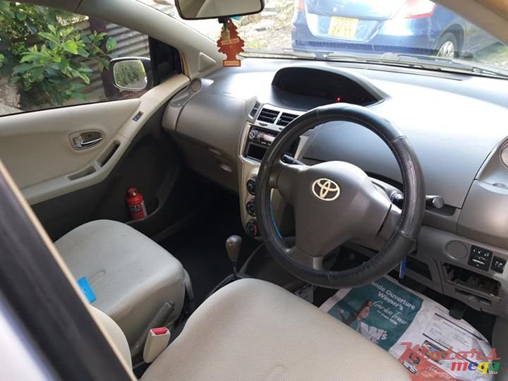 2010' Toyota Vitz AUTOMATIC JAPAN photo #4