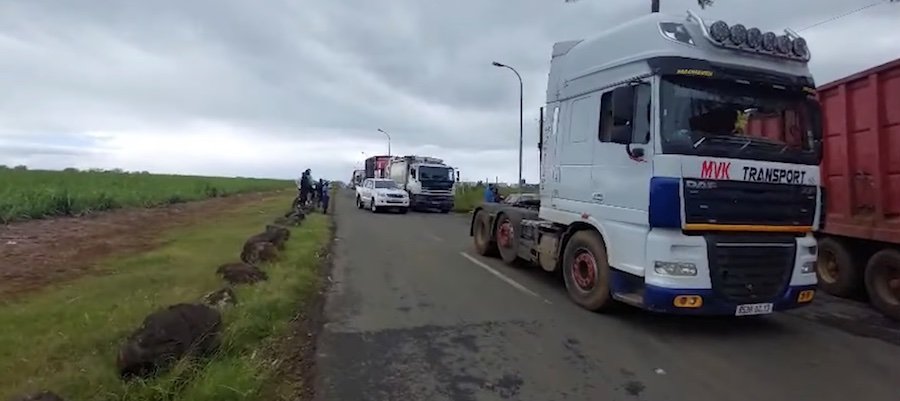 Grève à Mare Chicose : les camionneurs chargés du transfert de déchets réclament des impayés depuis février 2025