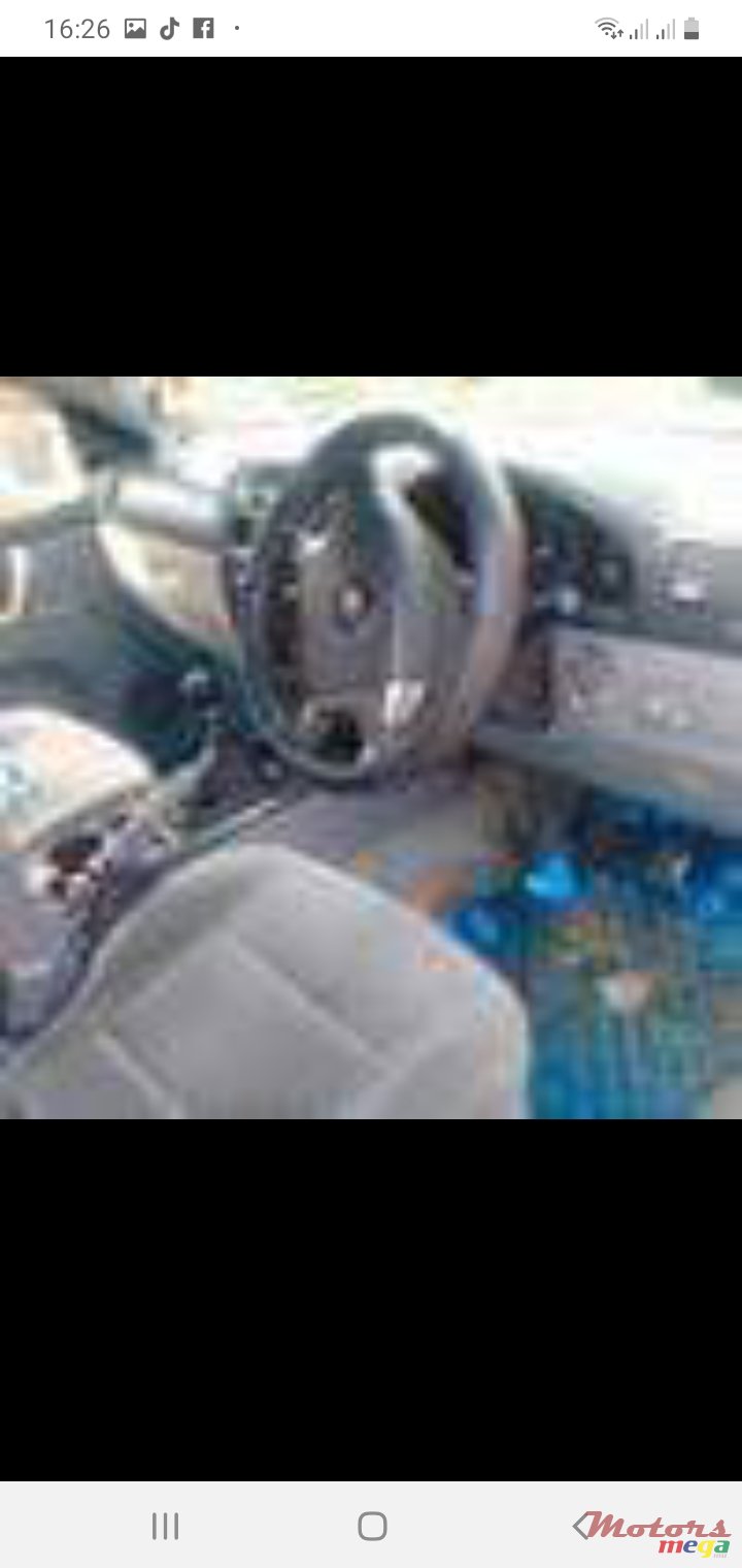 2004' Kia Sorento photo #3