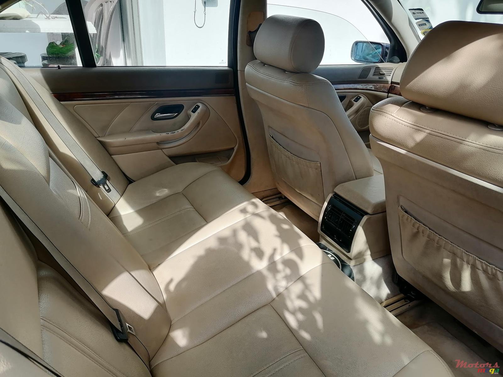 2000' BMW 520 photo #2