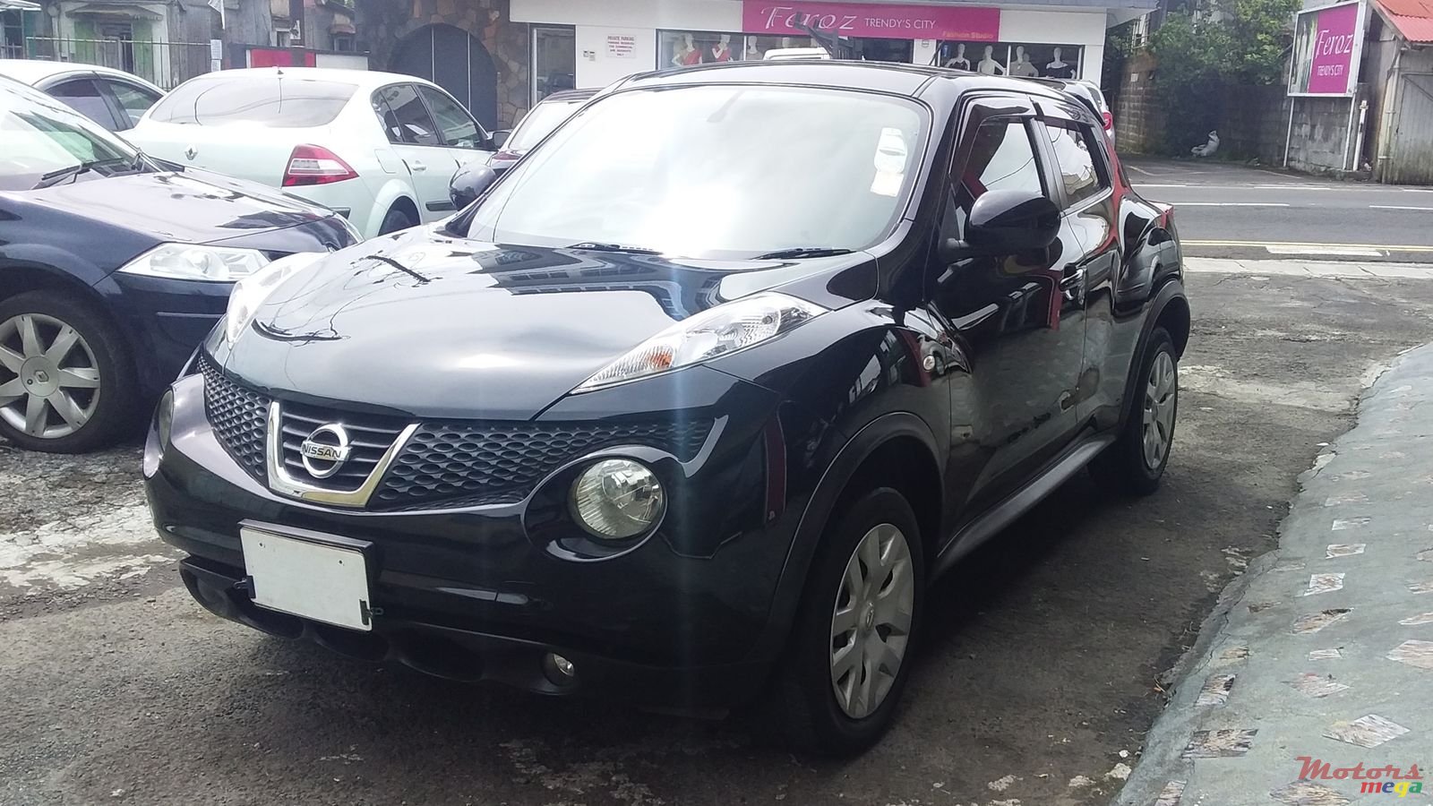 2012' Nissan Juke photo #2