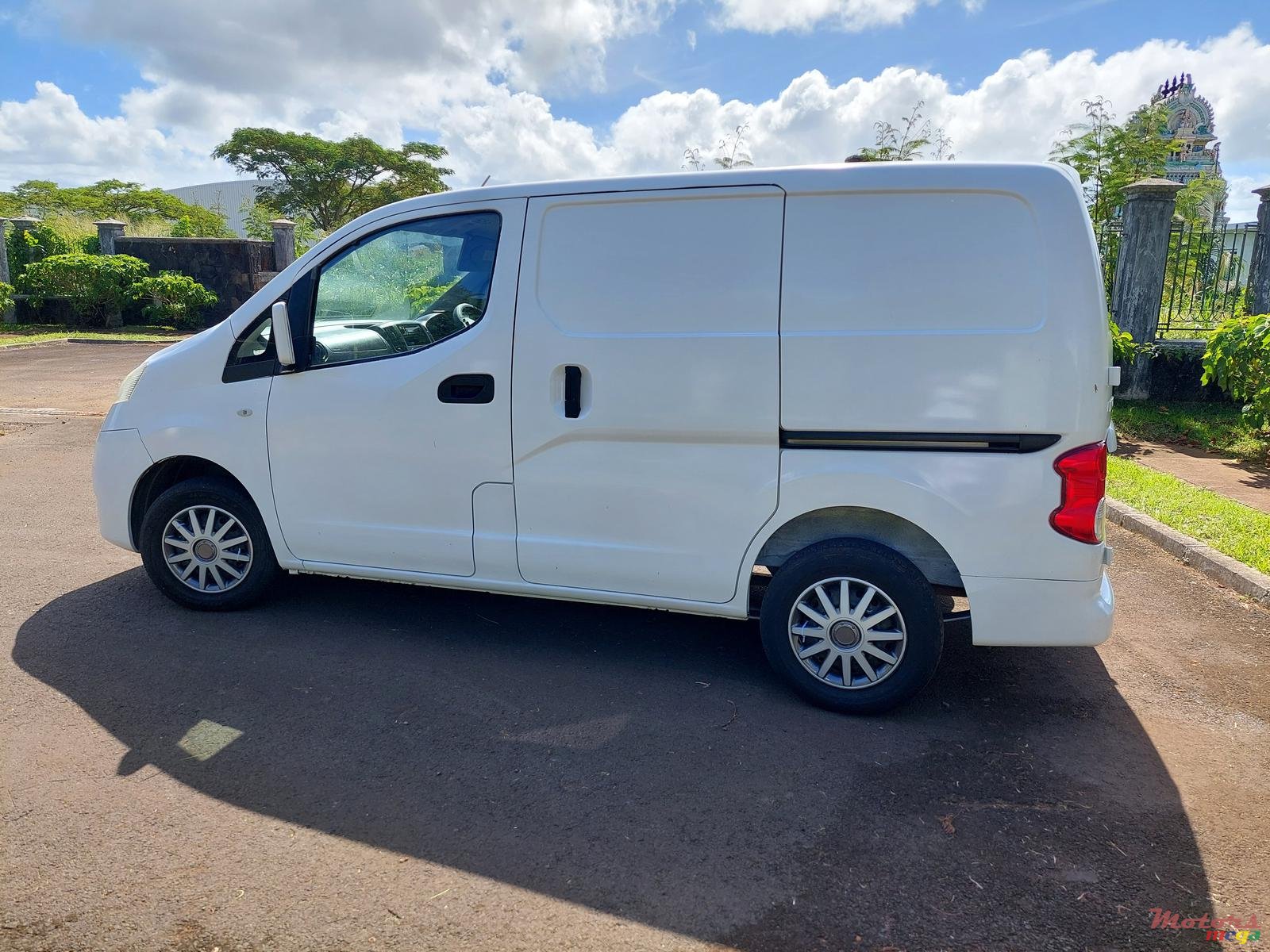 2017' Nissan NV NV200 photo #6