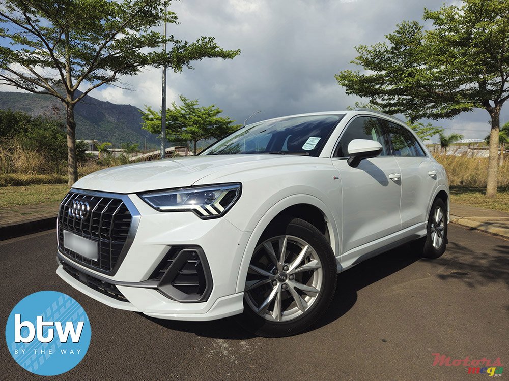2020' Audi Q3 photo #2