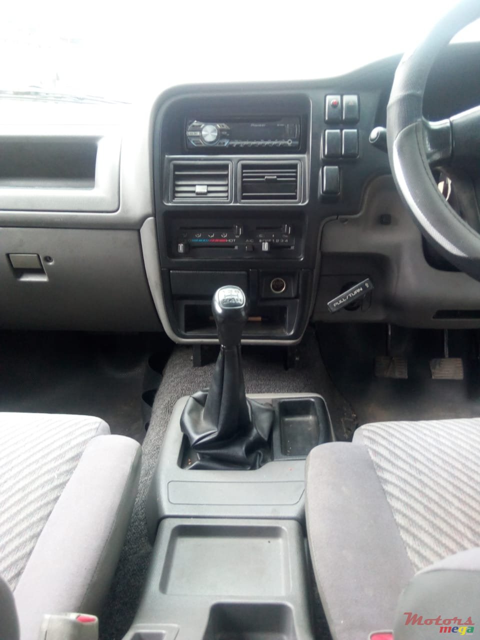 2001' Isuzu TFR photo #4