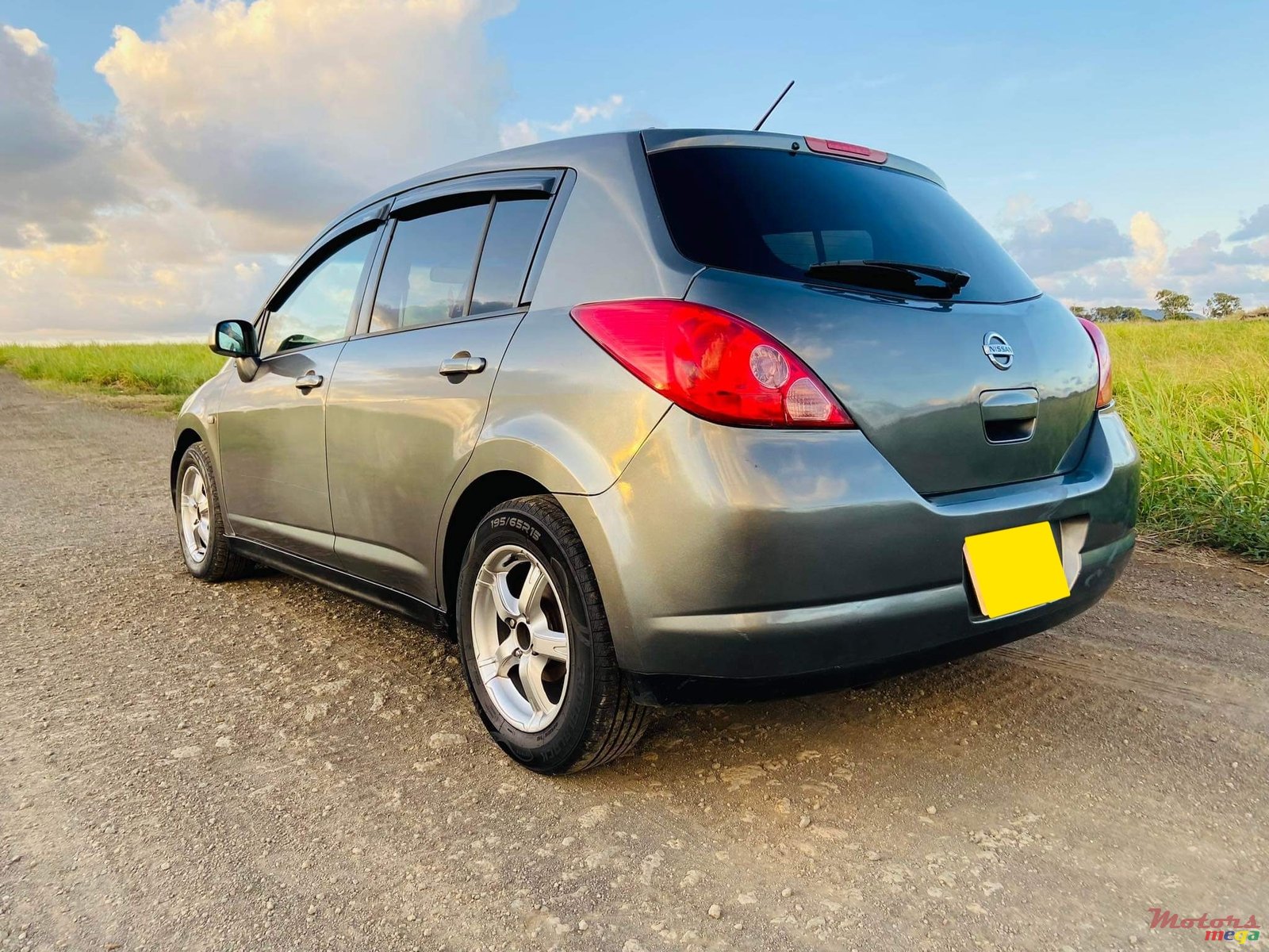 2006' Nissan Tiida photo #3