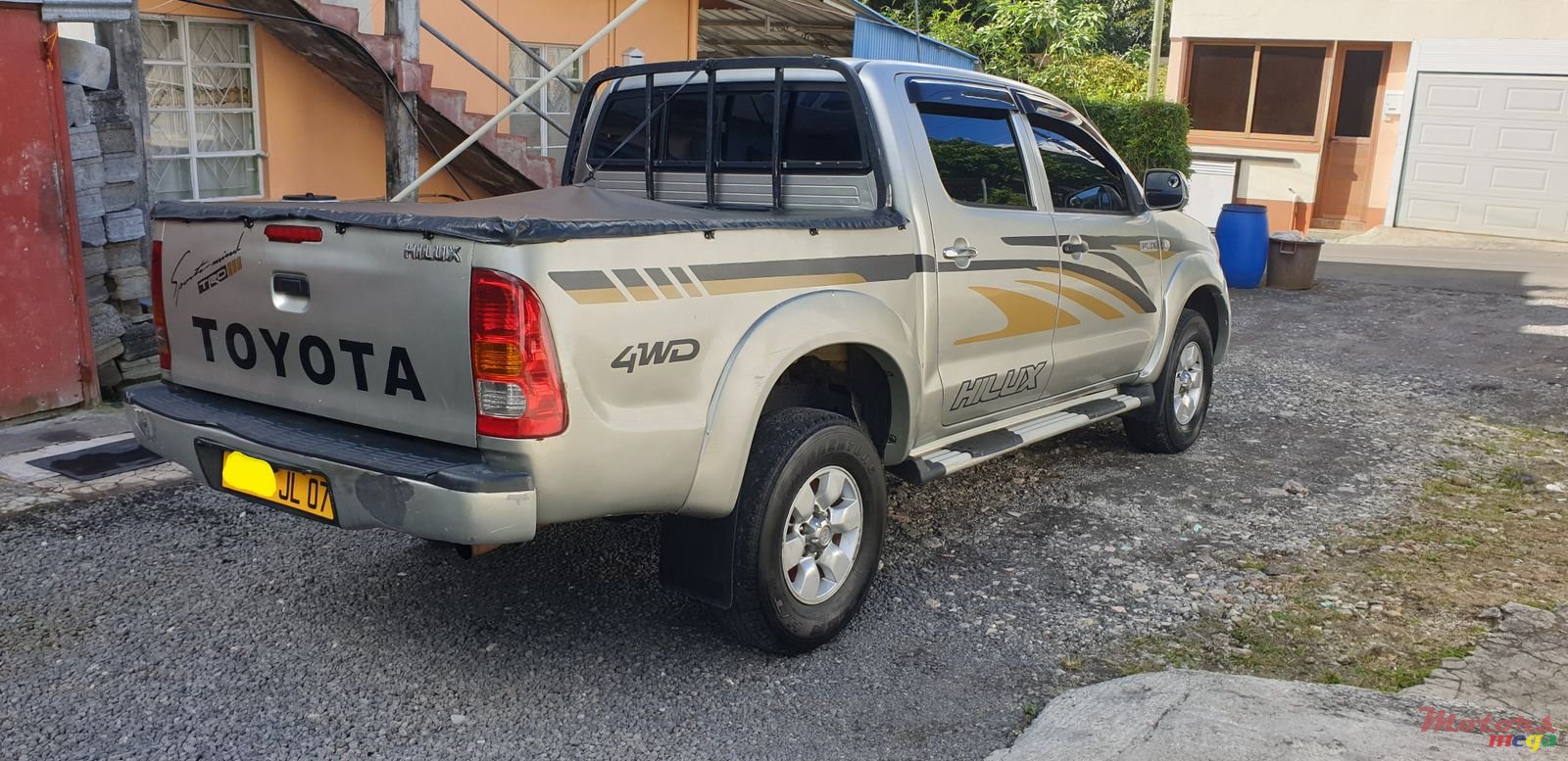 2007' Toyota Hilux photo #1