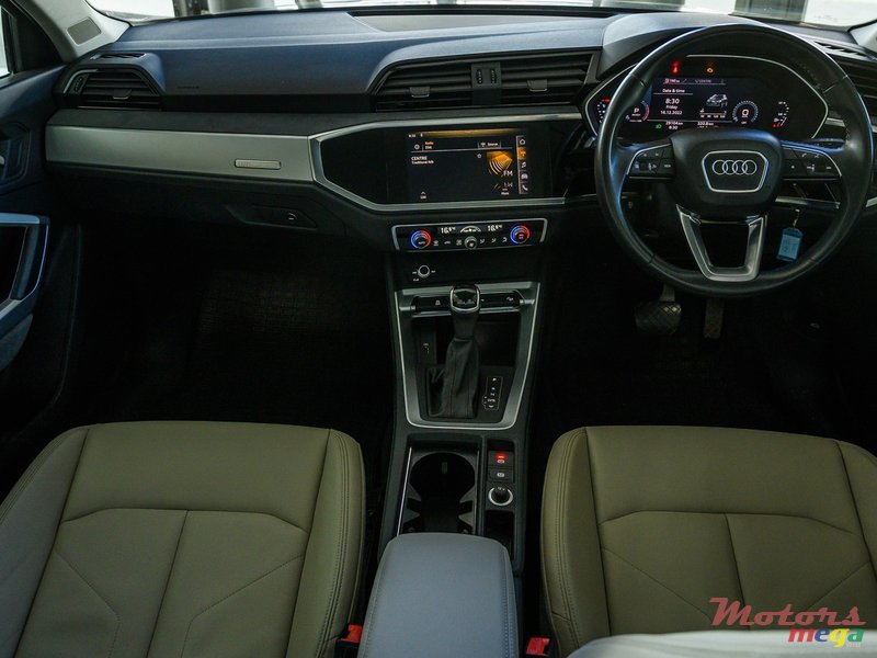 2019' Audi Q3 photo #7