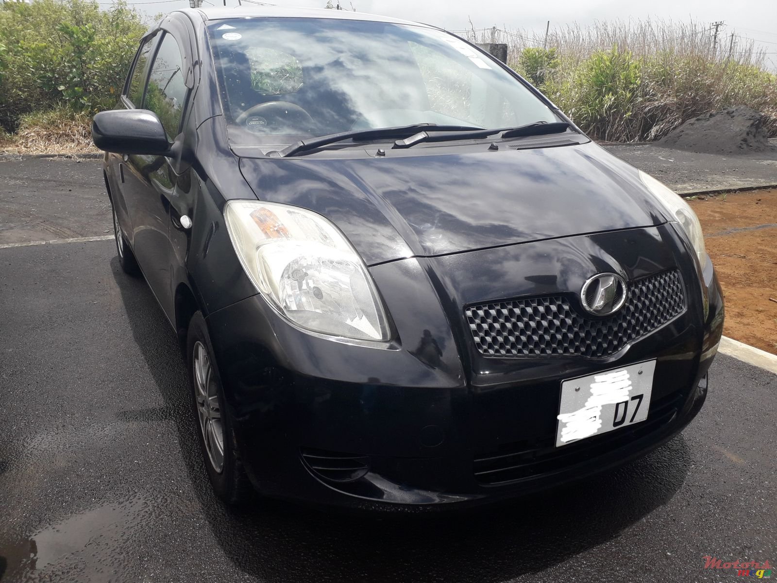 2007' Toyota Vitz 1.3 auto photo #2