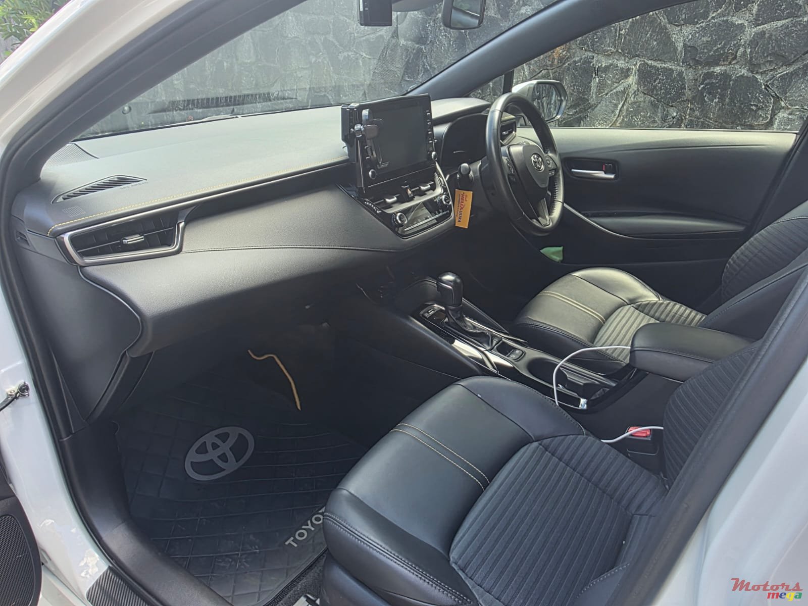 2022' Toyota Corolla GZ photo #6