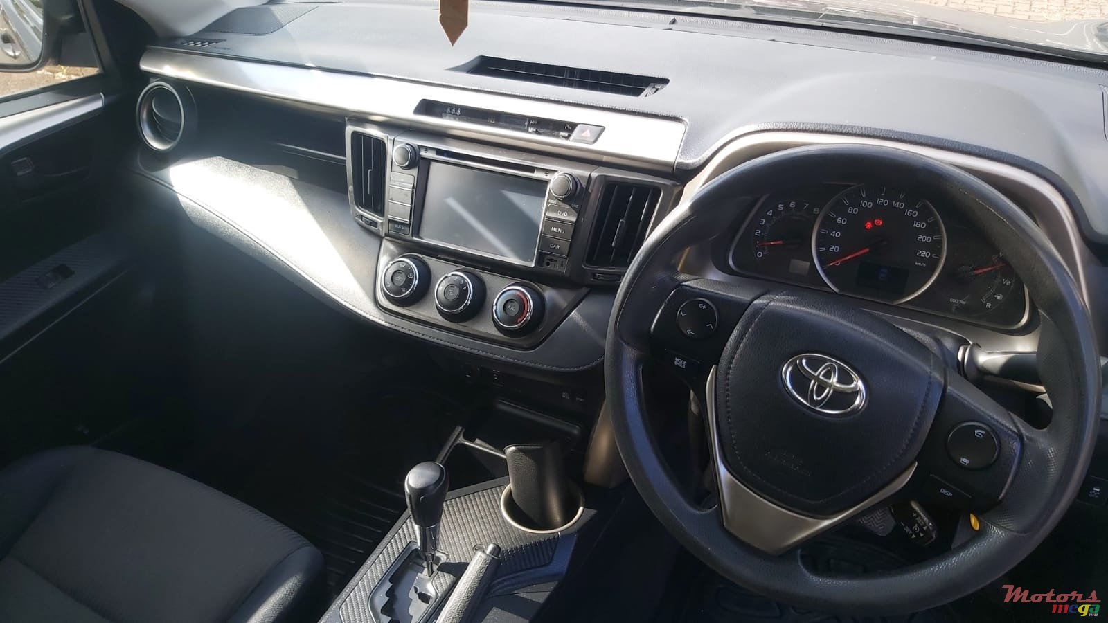2014' Toyota RAV4 photo #4