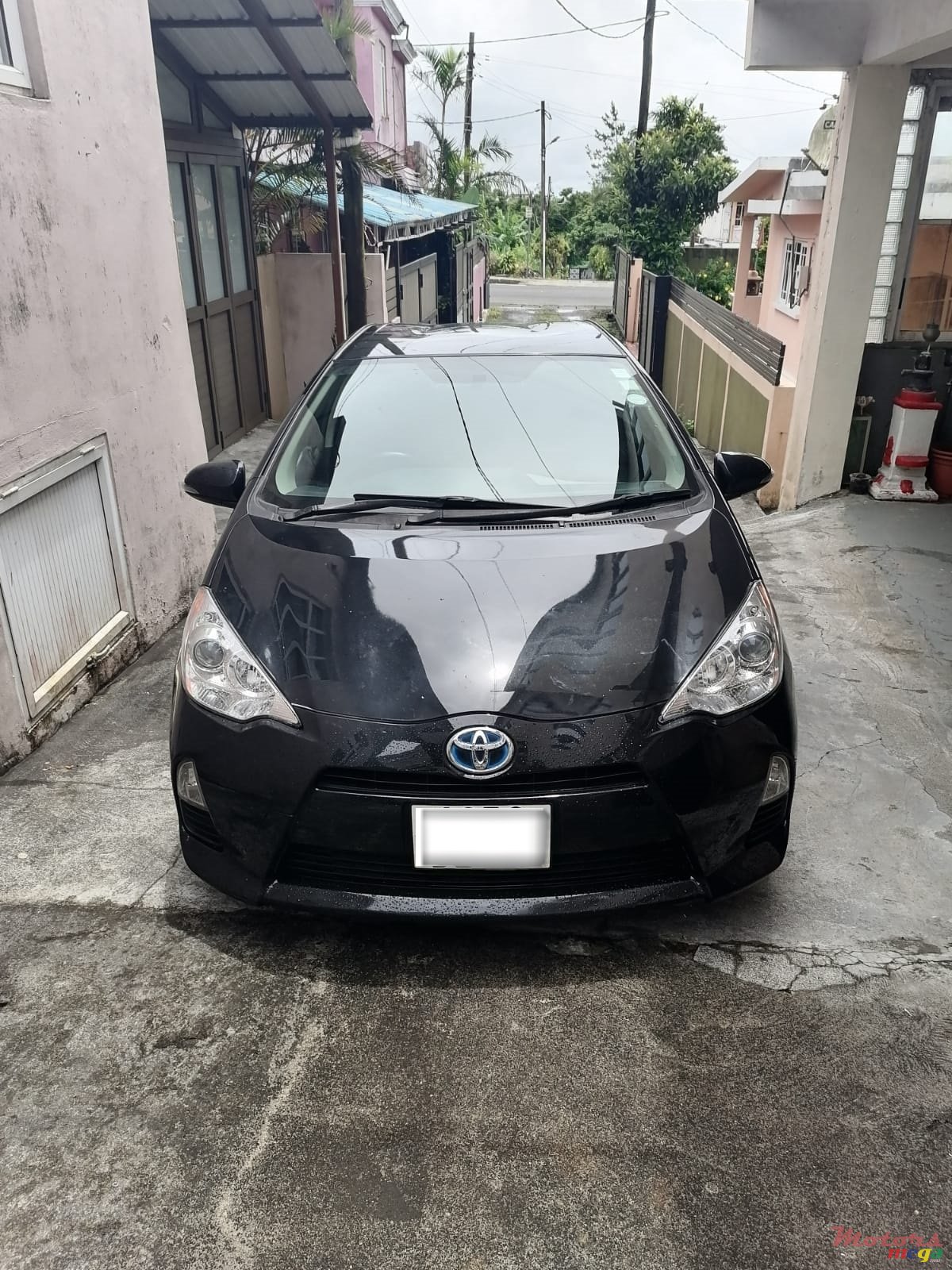 2013' Toyota Aqua photo #1