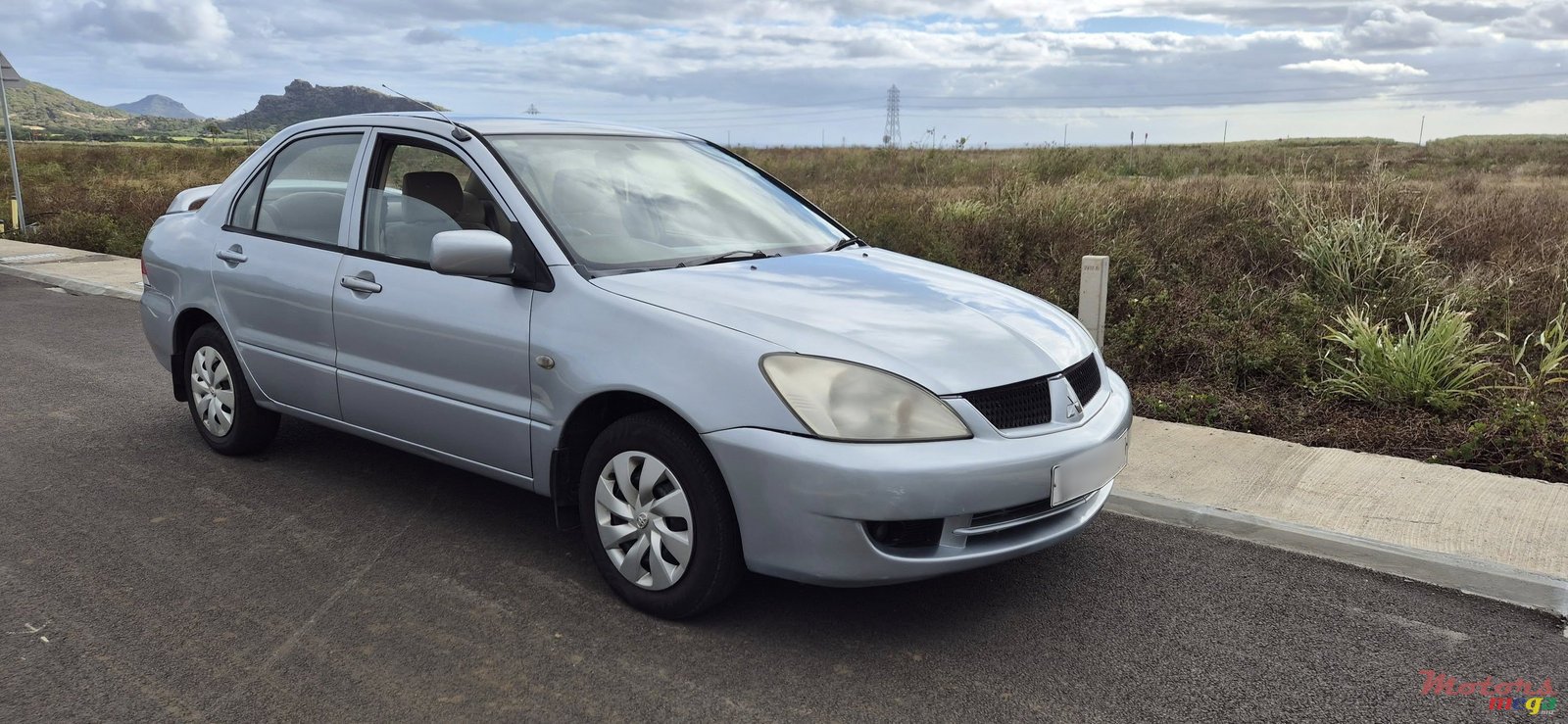 2009' Mitsubishi Lancer photo #1