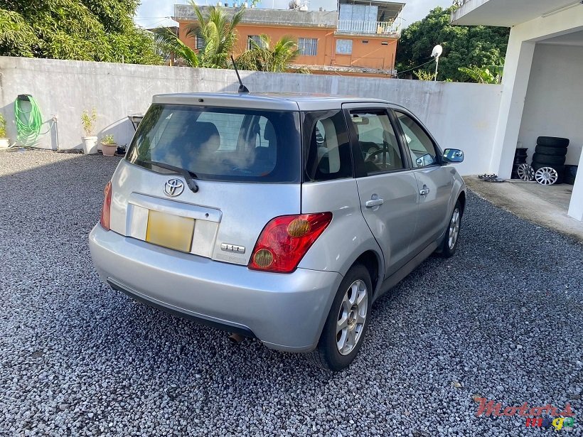 2004' Toyota IST Auto 1.3L JAPAN photo #2