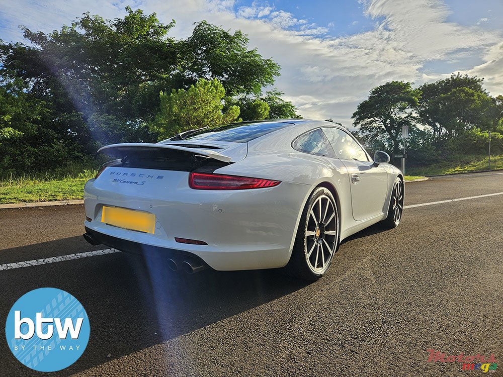 2013' Porsche Carrera 911 CARRERA S photo #4