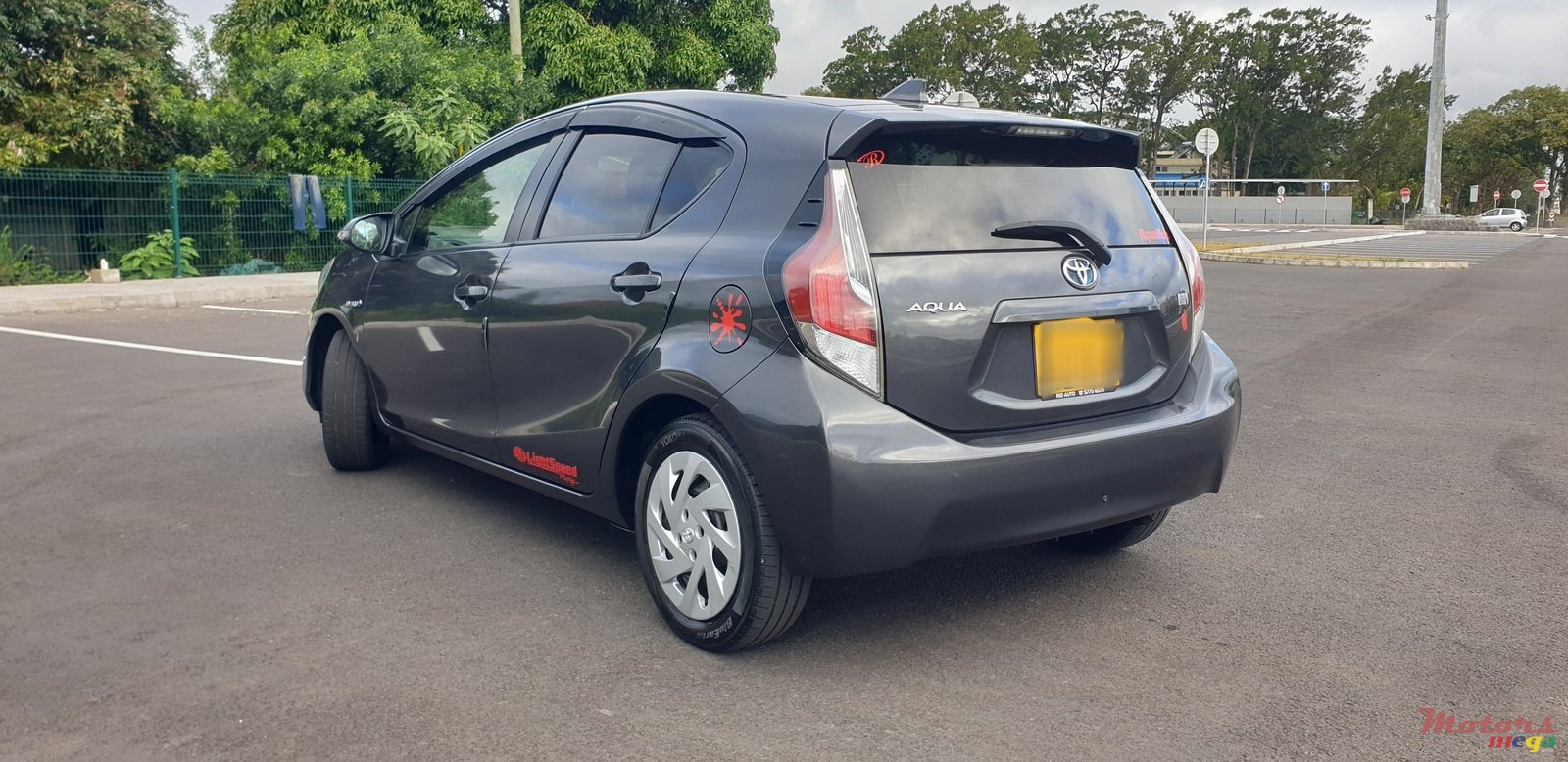 2016' Toyota Aqua Xcross photo #3