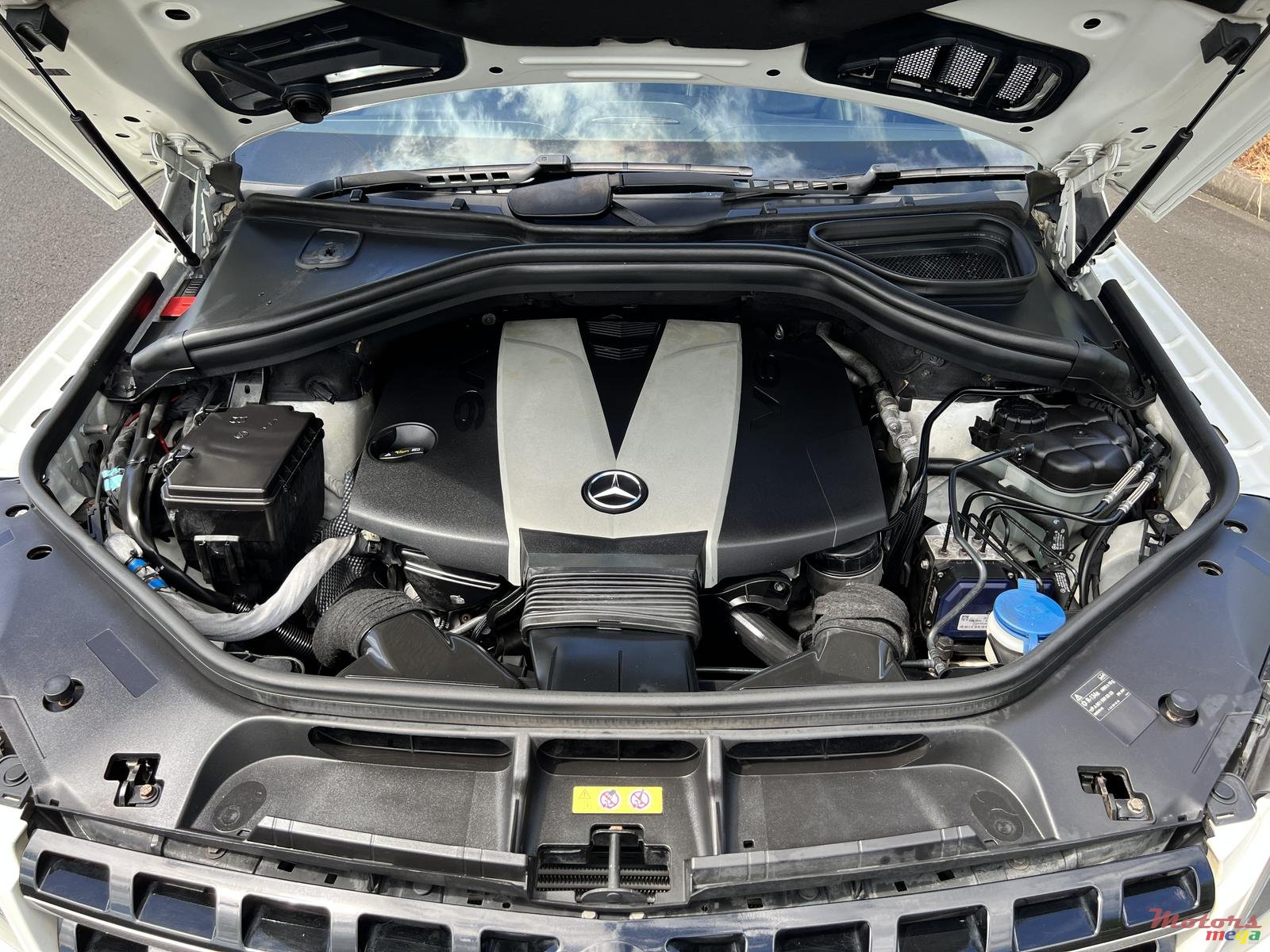 2012' Mercedes-Benz ML 350 photo #7