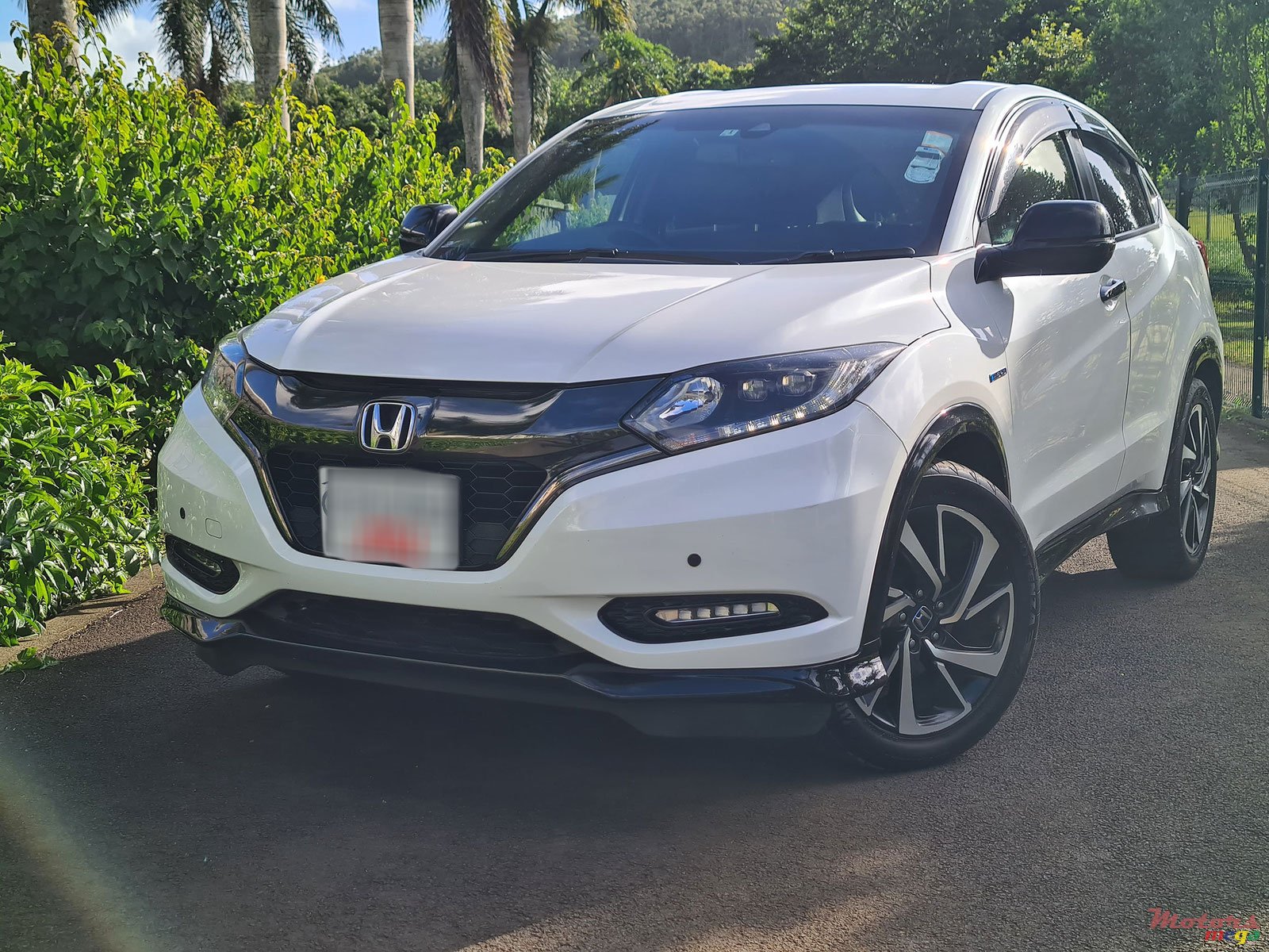 2017' Honda Vezel RS 1.5 Hybrid photo #2