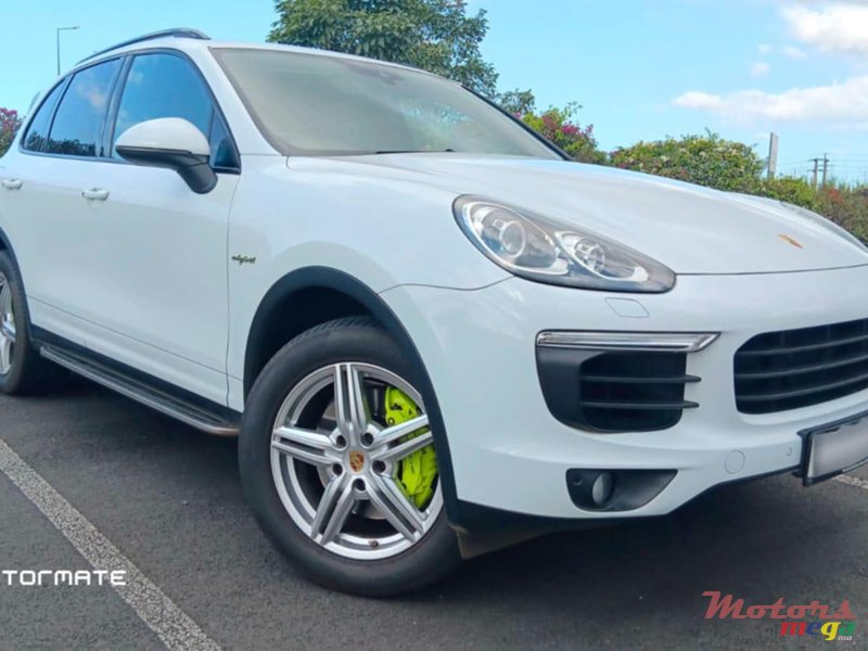 2015' Porsche Cayenne 3.0 cayenne S E- Hybride photo #1