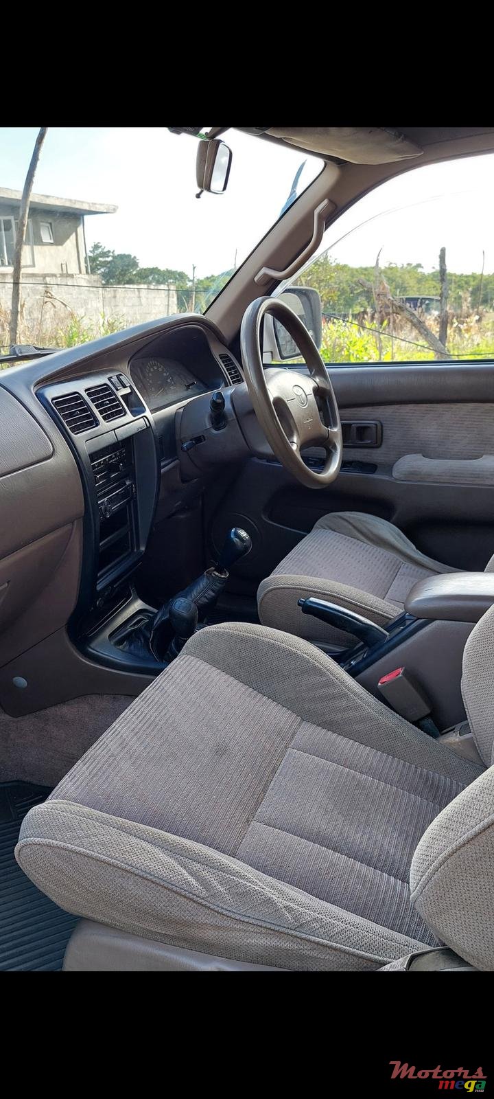 1998' Toyota Hilux Surf jeep photo #7