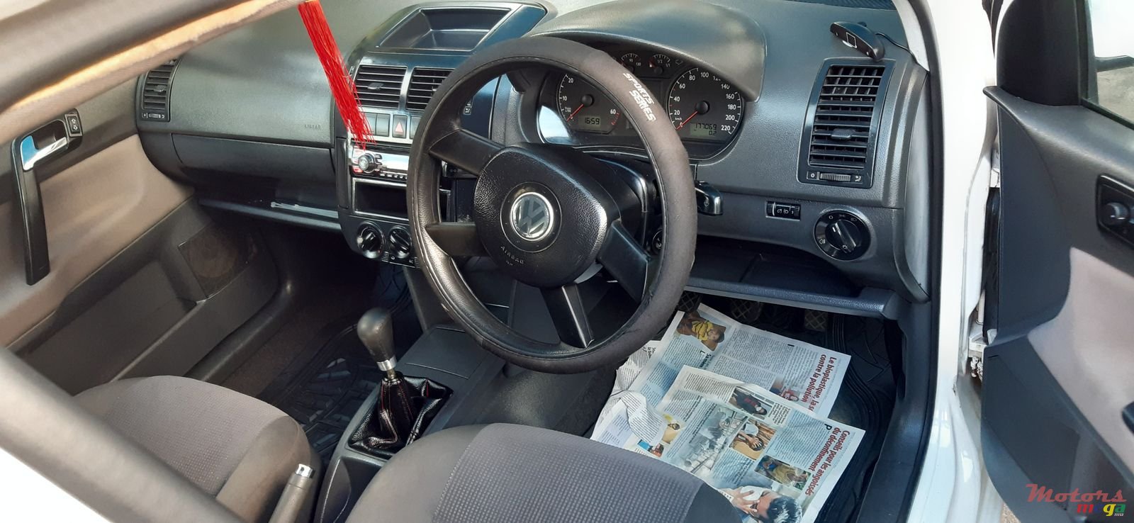 2005' Volkswagen Polo photo #2