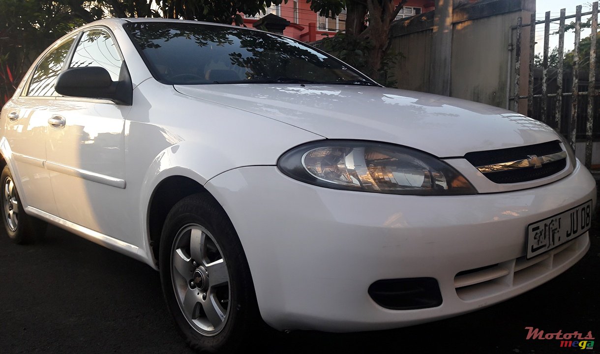 2008' Chevrolet Optra photo #1