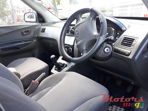 2006' Hyundai Tucson SUV photo #6