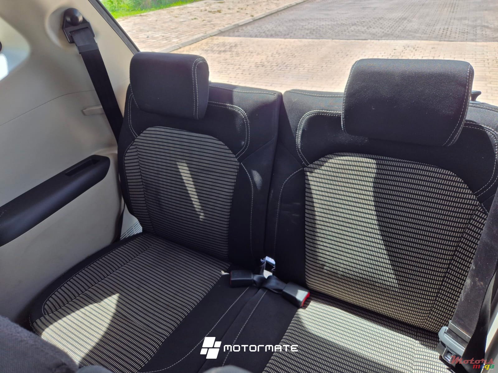 2023' Renault photo #5