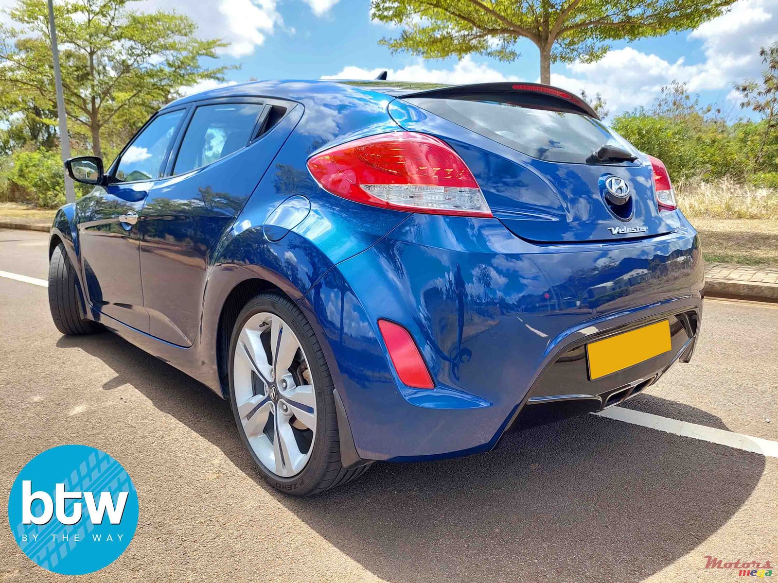 2016' Hyundai Veloster photo #3